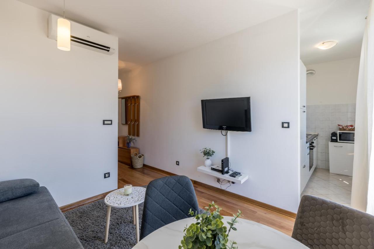 Apartment Split Karoglan Esterno foto