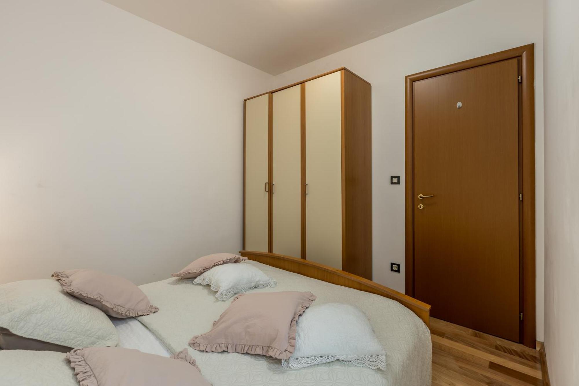 Apartment Split Karoglan Esterno foto